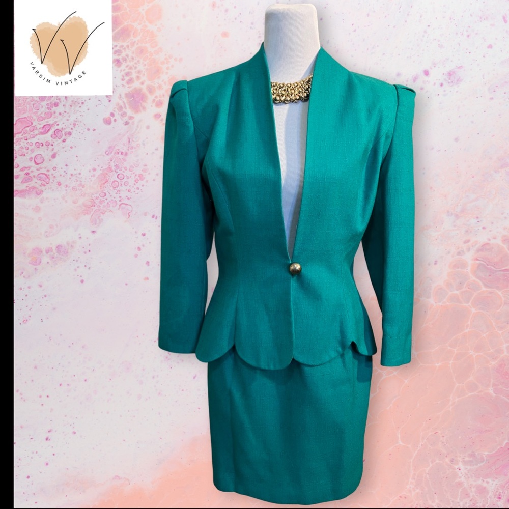 Women’s Turquoise 2pc Suit